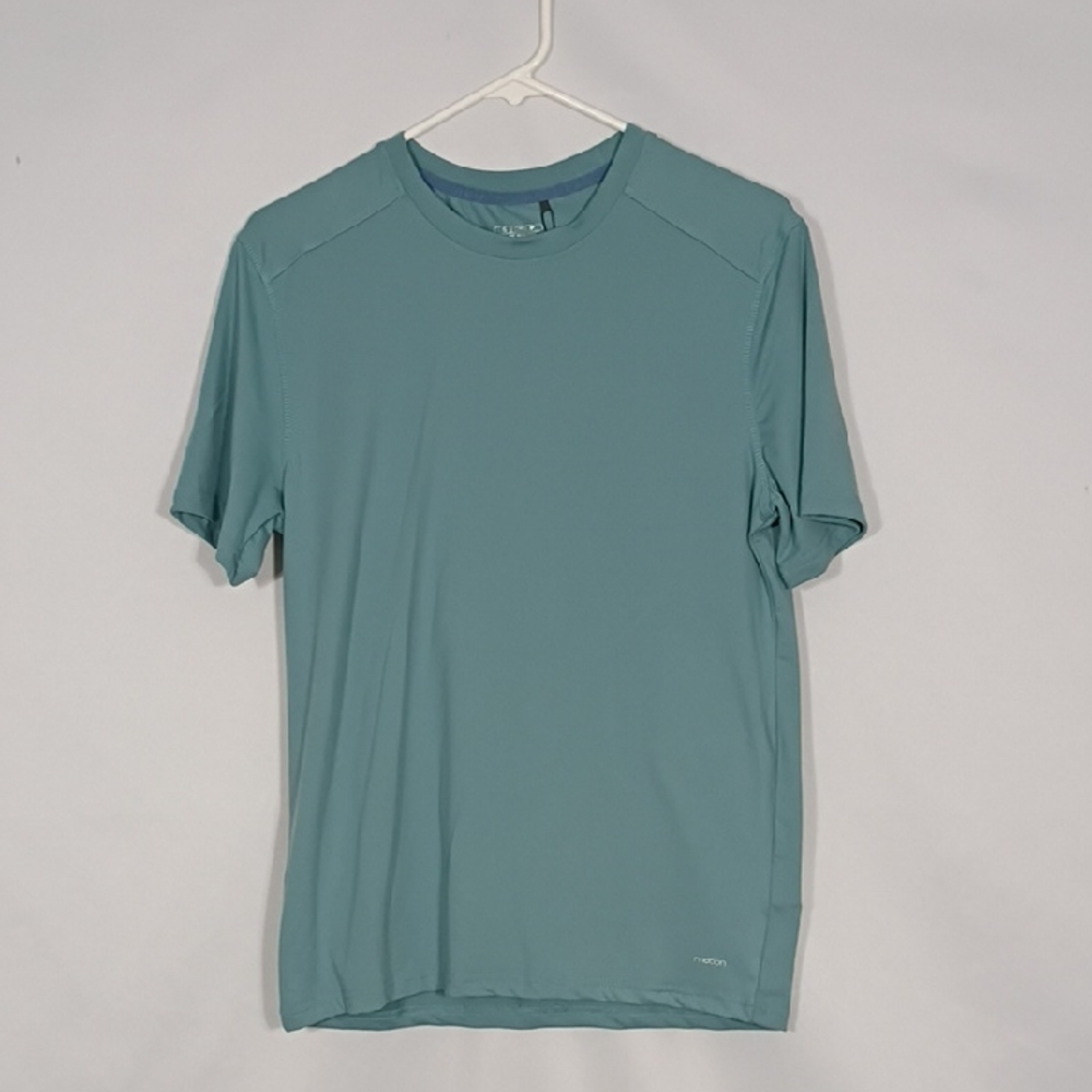 NWT Motion Mineral Blue Cloud Plus Shirt Sleeve Mens Tee Size Small Athleisure